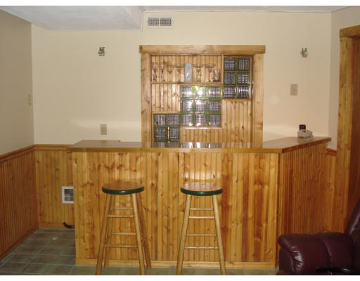106 Santoro Road Worcester, MA 01606 - Photo 8 of 17 Gallery Image 8