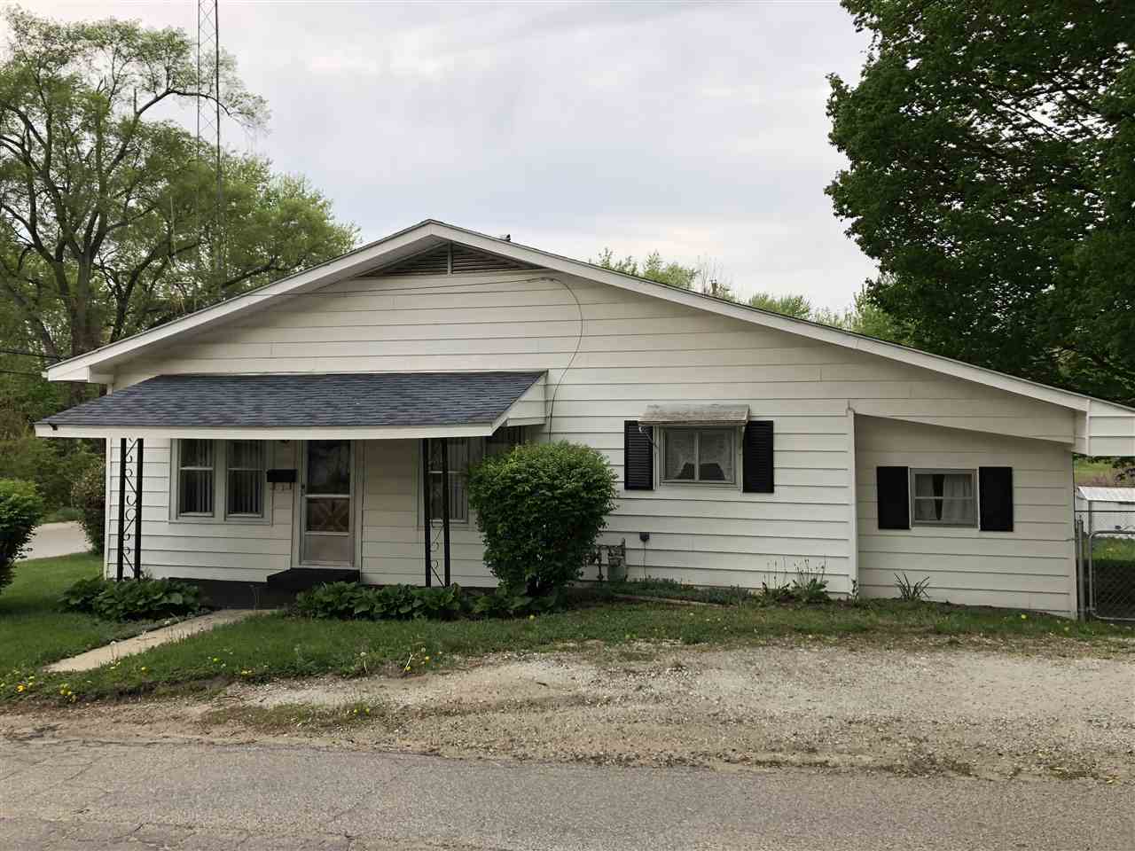 530 Clay Street Rochester, IN 46975 - Photo 1 of 9