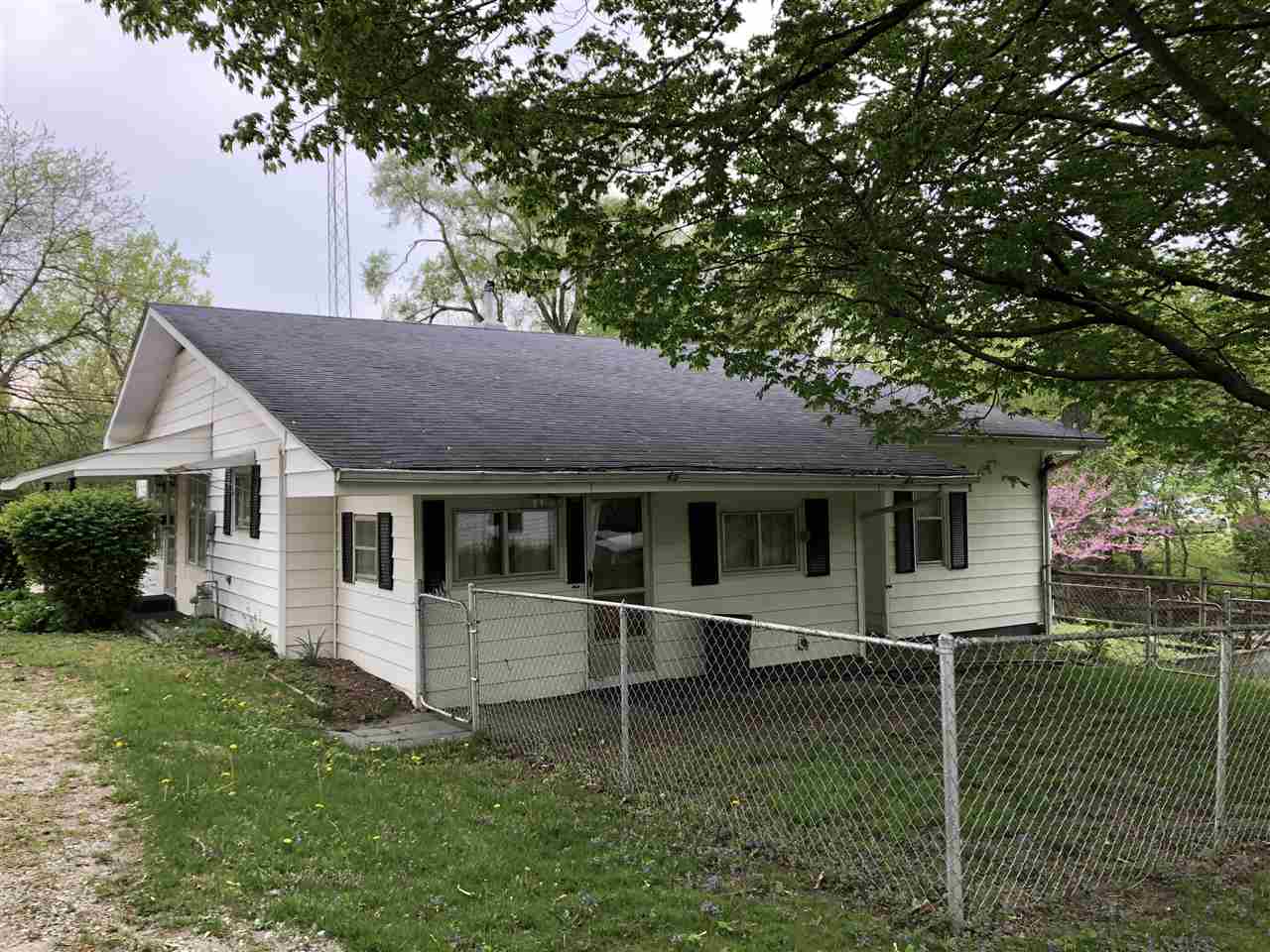 530 Clay Street Rochester, IN 46975 - Photo 2 of 9