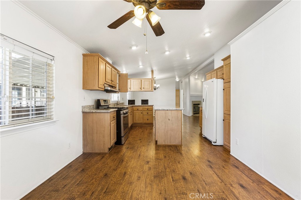 4901 Green River Road, Unit 228 Corona, CA 92878 - Photo 9 of 33