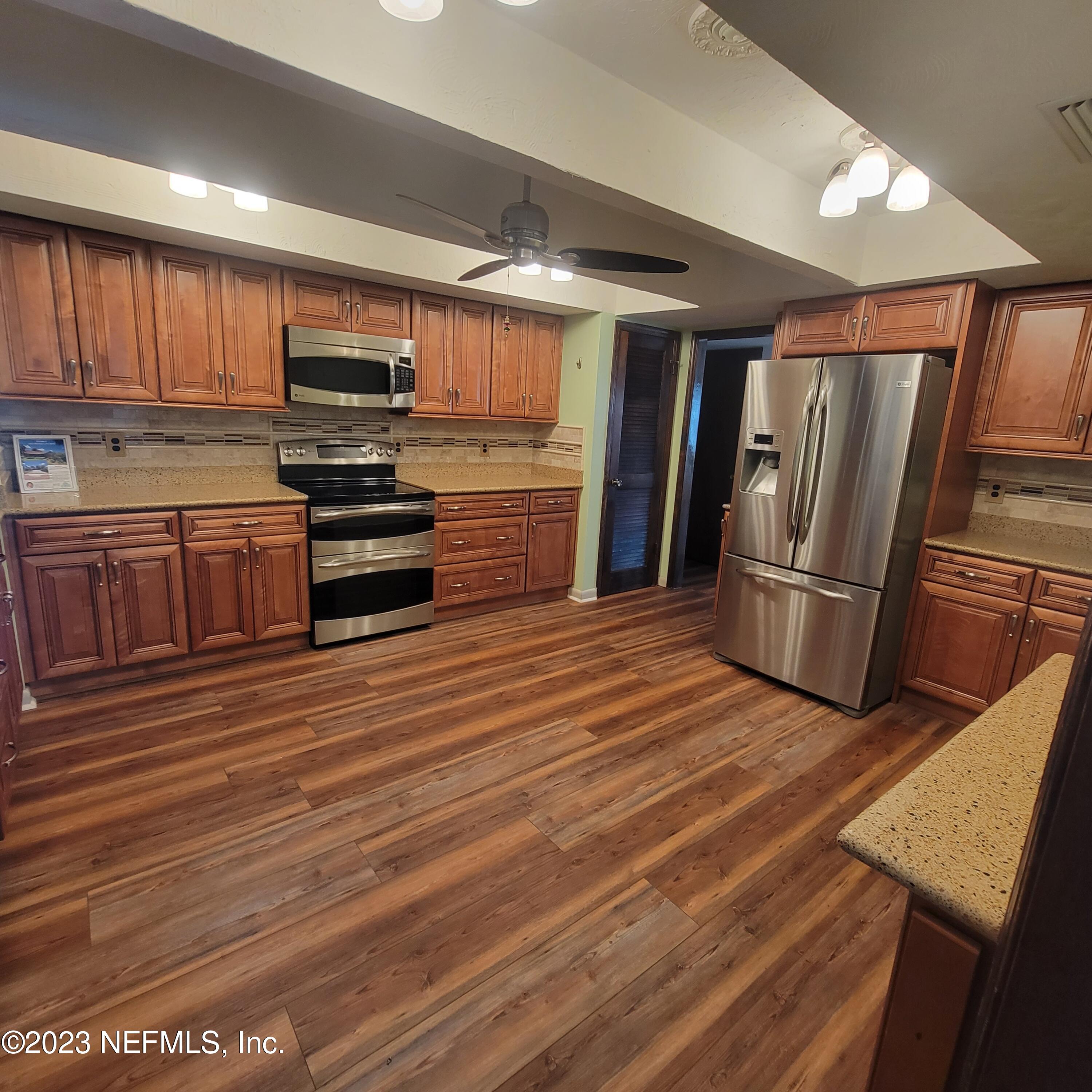 2832 Plummer Cove Road Jacksonville, FL 32223 - Photo 11 of 32 20230502_095057