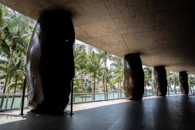 $899,900 | 495 Brickell Avenue, Unit 911, Miami, FL 33131