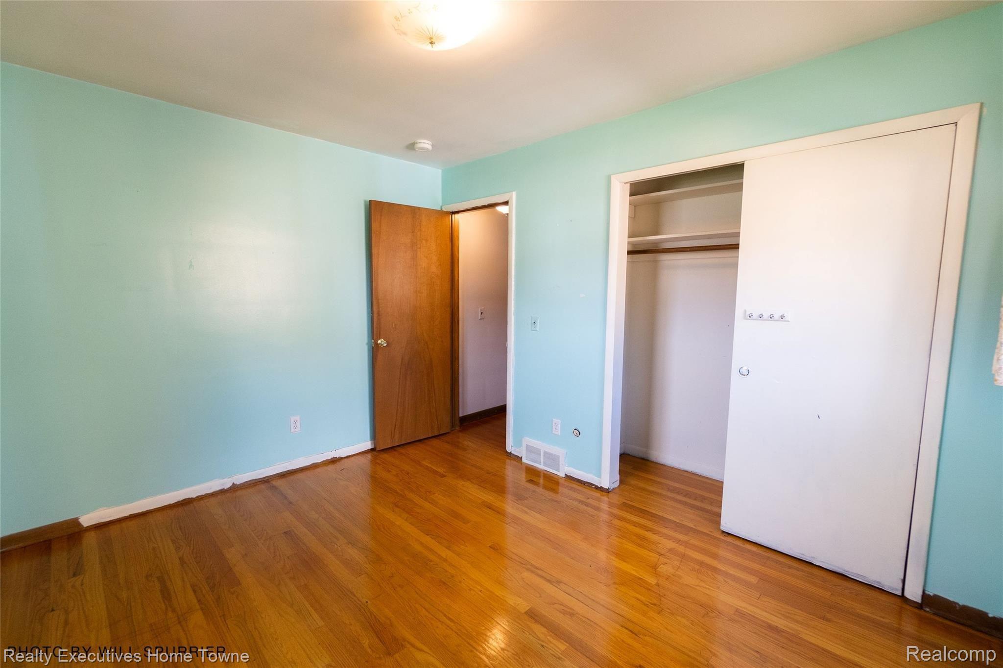 11420 Racine Road Warren, MI 48093 - Photo 27 of 35 Bedroom3(3).jpg