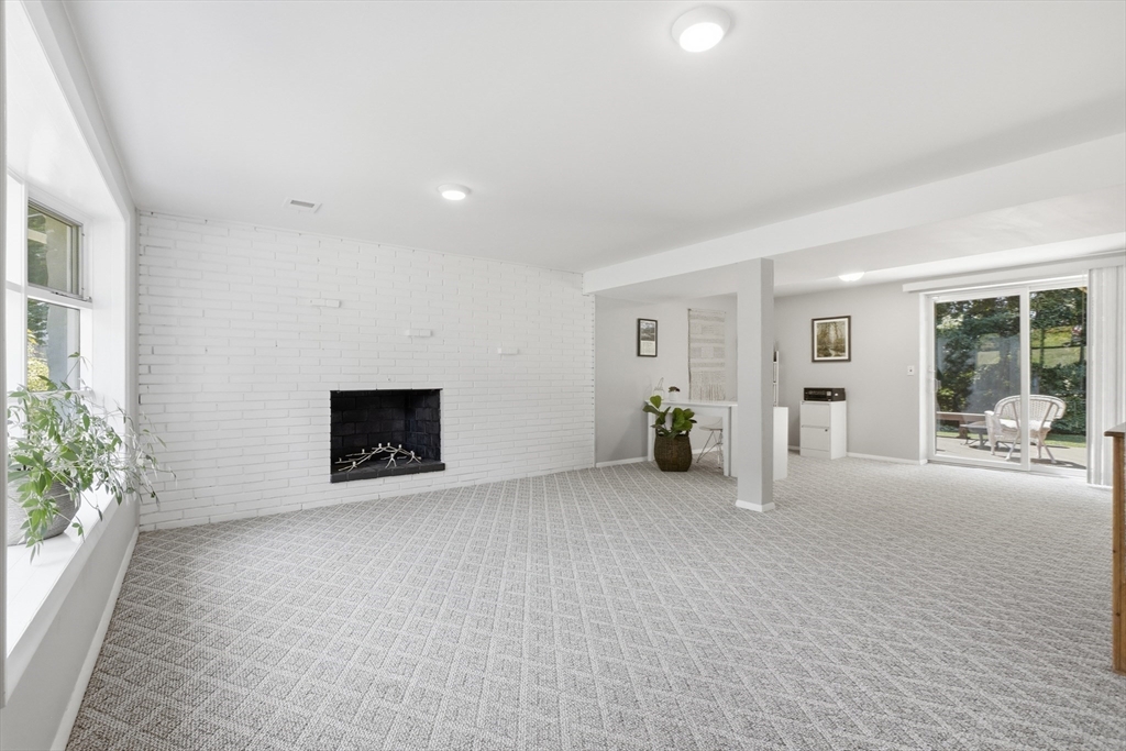 42 Ledgewood Road Framingham, MA 01701 - Photo 27 of 33