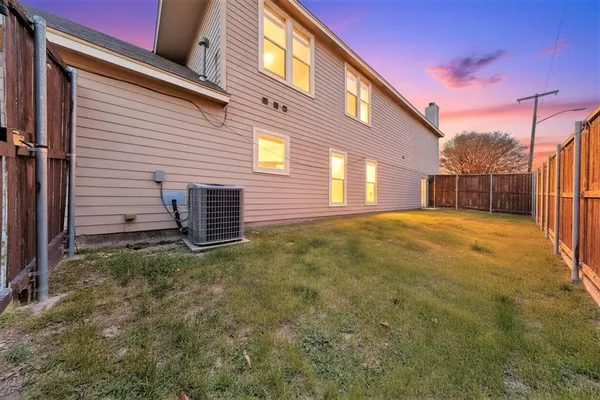 $2,474 | 4801 Birchman Avenue, Fort Worth, TX 76107
