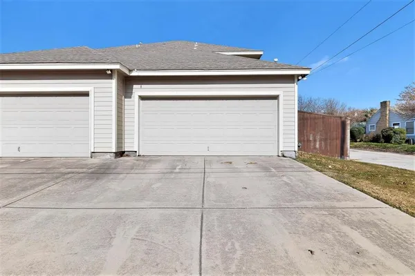 $2,474 | 4801 Birchman Avenue, Fort Worth, TX 76107