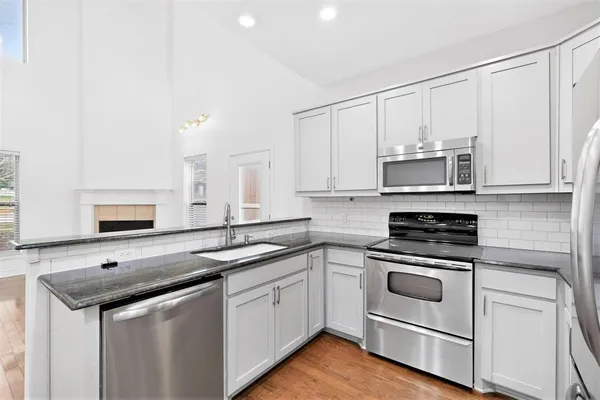 $2,474 | 4801 Birchman Avenue, Fort Worth, TX 76107