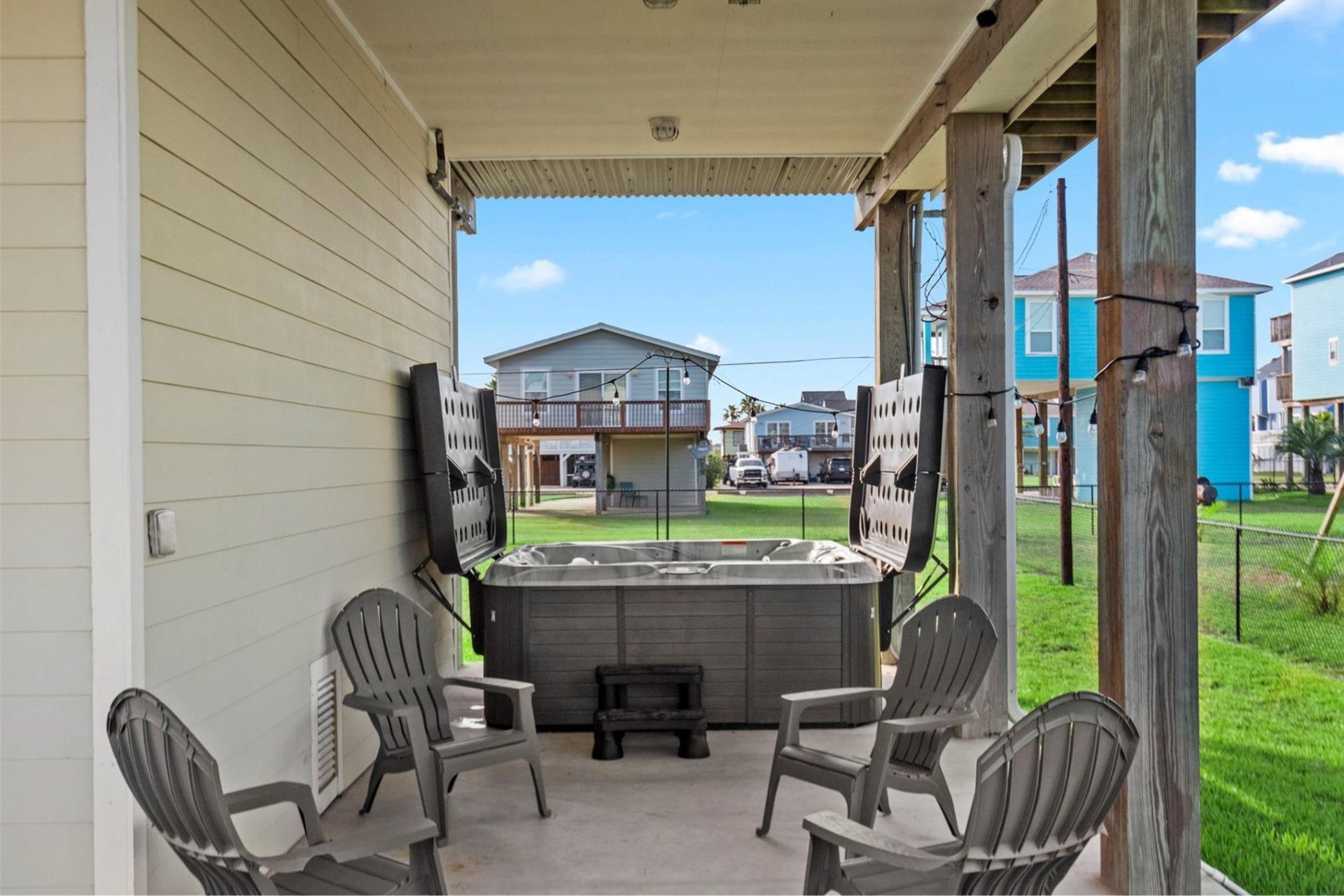 16522 John Silver Road Galveston, TX 77554 - Photo 17 of 26