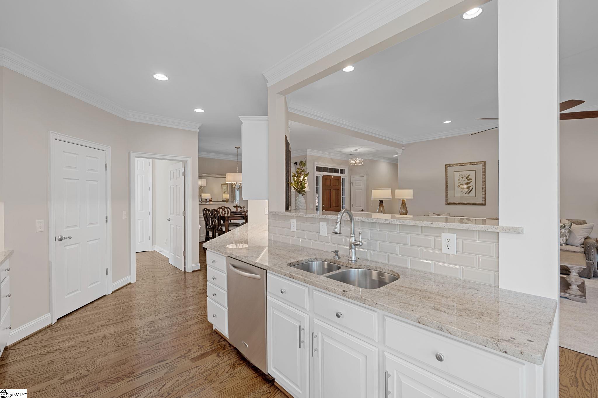 10 Windmill Way Greenville, SC 29615 - Photo 2 of 33