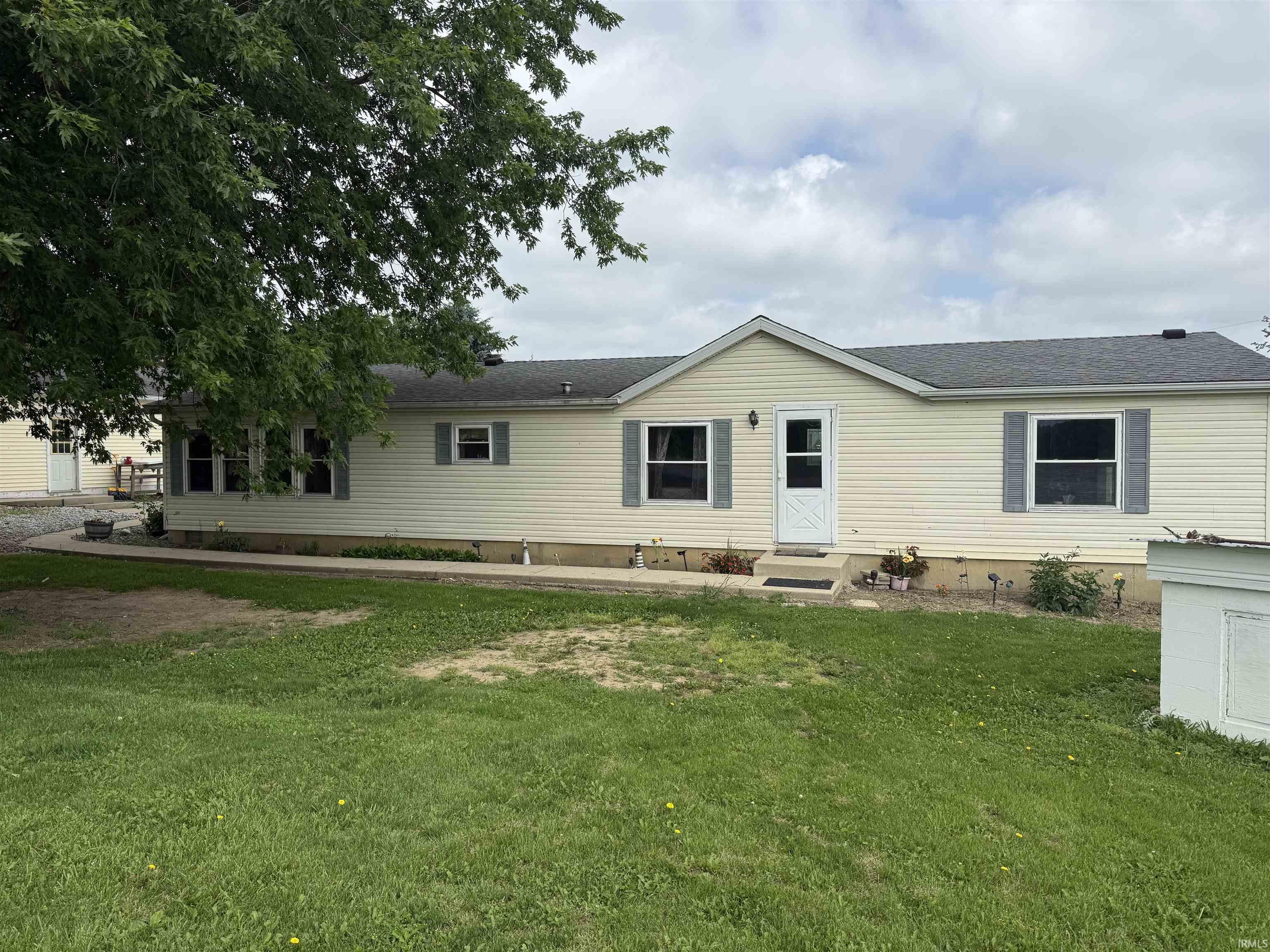 890 West Scheckler Road Columbia City, IN 46725 - Photo 1 of 20