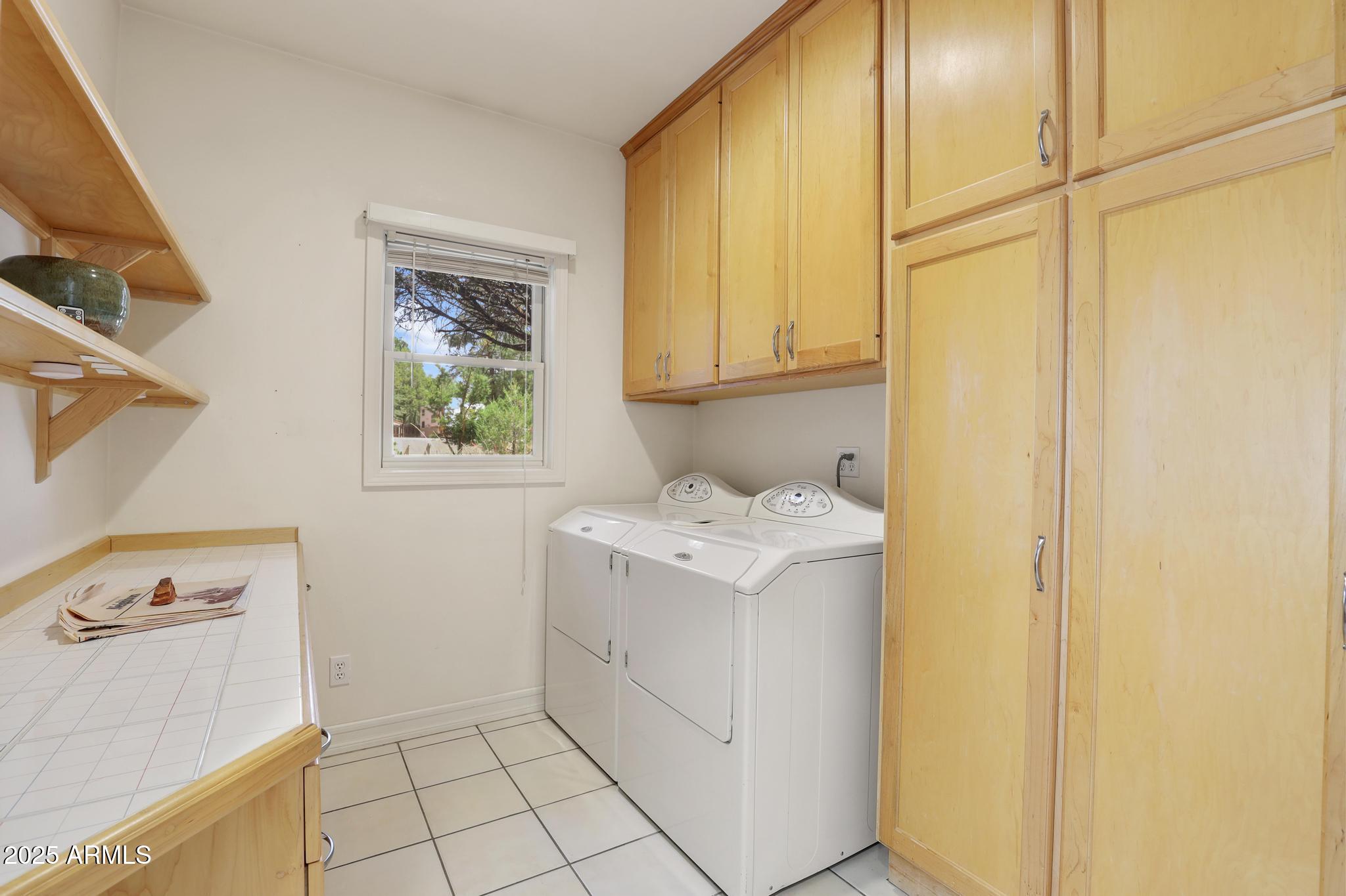 503 West Locust Road Payson, AZ 85541 - Photo 23 of 40 a utility room with a window