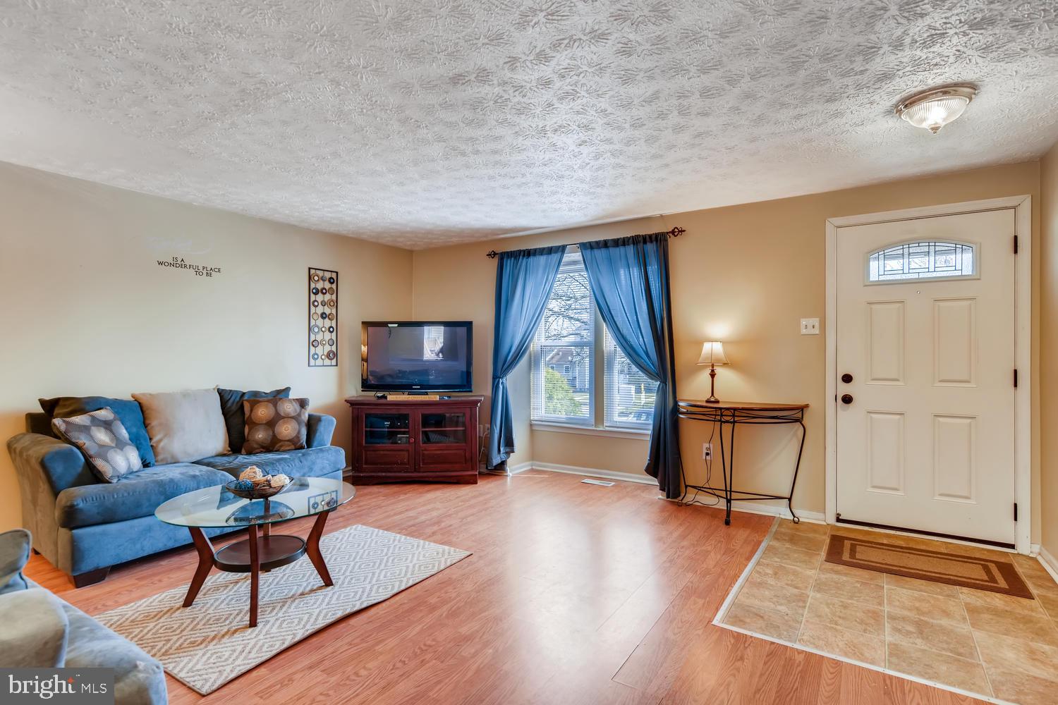 14 Hyacinth Road Baltimore, MD 21234 - Photo 6 of 25 Living Room