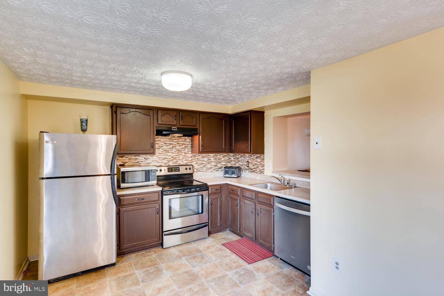 14 Hyacinth Road Baltimore, MD 21234 - Photo 7 of 25 Kitchen