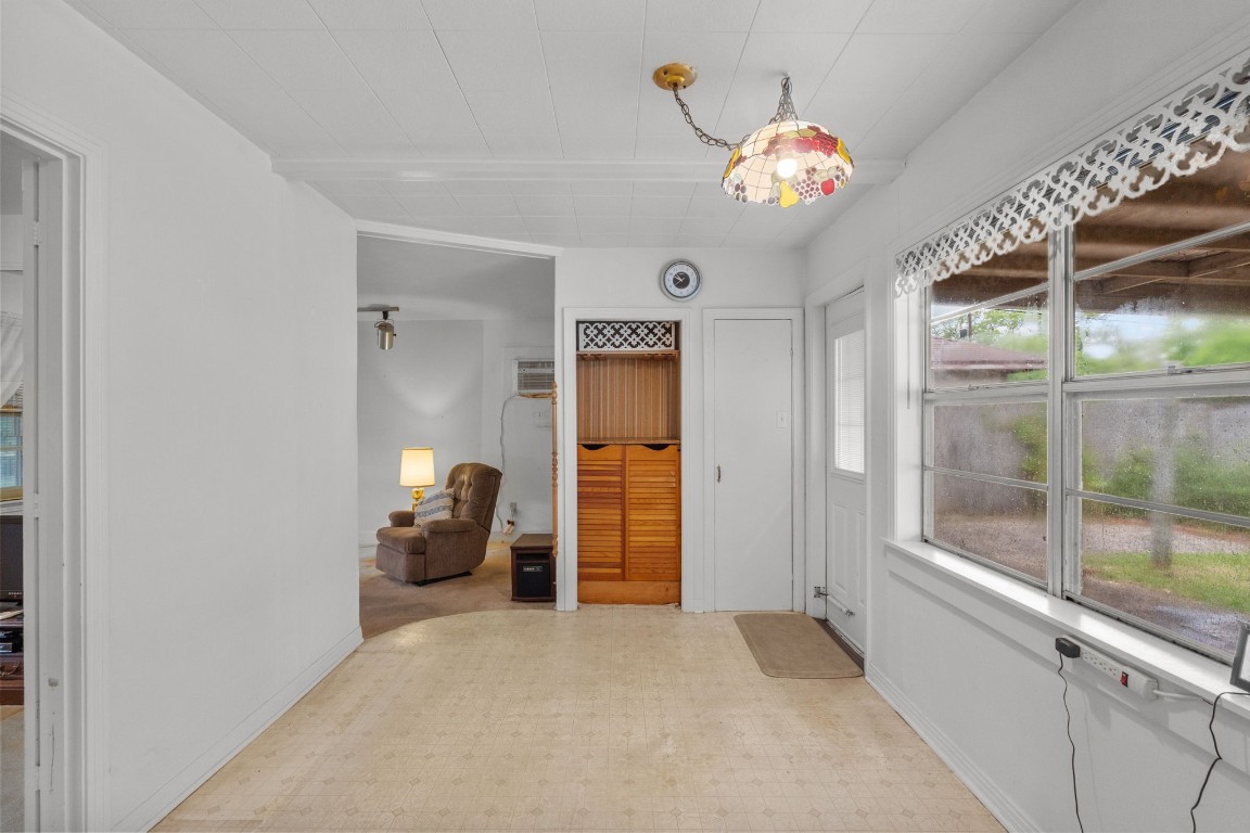 1126 Orange Street La Marque, TX 77568 - Photo 12 of 36 Breakfast Area