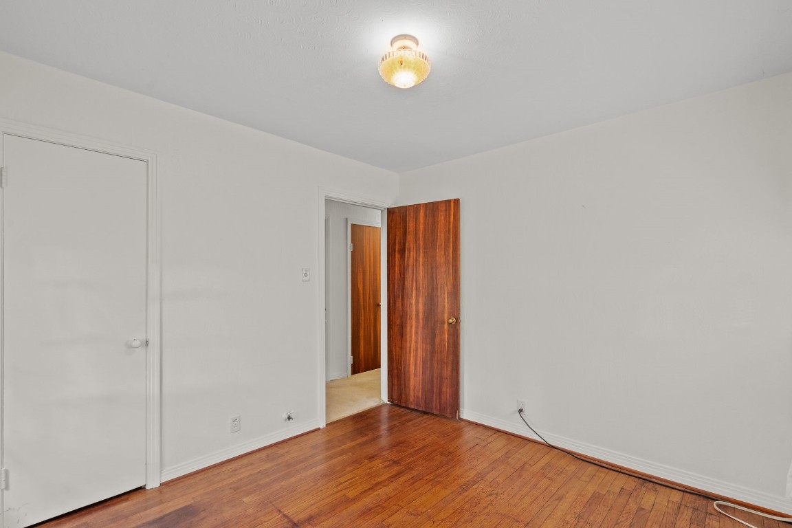 1126 Orange Street La Marque, TX 77568 - Photo 21 of 36 a view of an empty room with window
