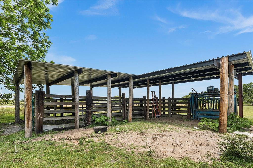 10100 West Midway Road Fort Pierce, FL 34945 - Photo 9 of 15 a view of a chairs and table in patio