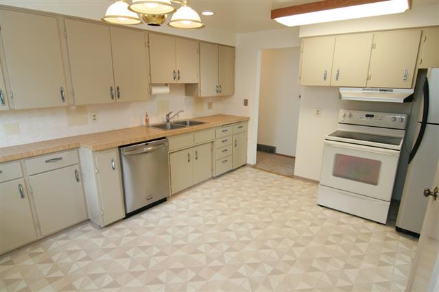 645 South Freya Street Spokane, WA 99202 - Photo 3 of 9