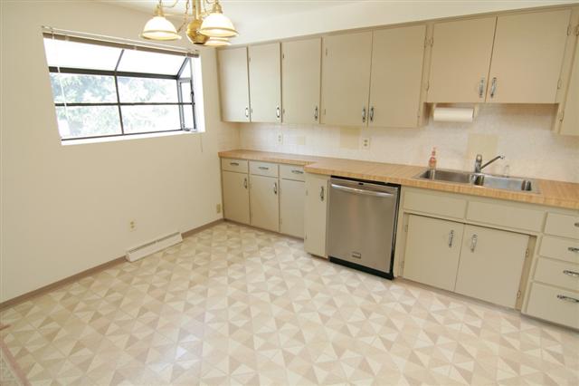 645 South Freya Street Spokane, WA 99202 - Photo 4 of 9