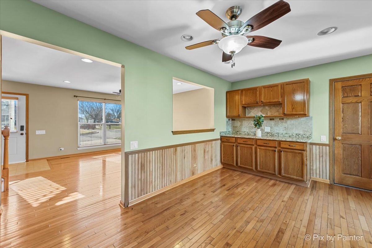 1502 Sawgrass Court Elgin, IL 60123 - Photo 6 of 39
