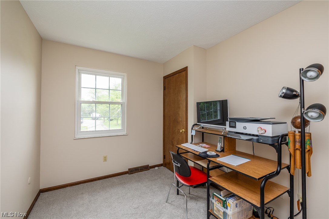 16386 Drake Road Strongsville, OH 44136 - Photo 23 of 32