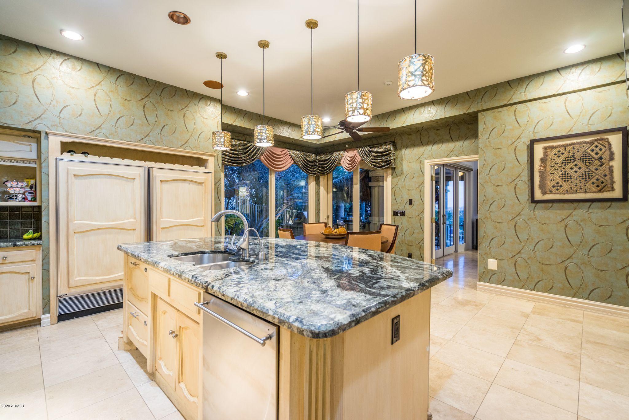 5626 East Wonderview Road Phoenix, AZ 85251 - Photo 8 of 46 Kitchen