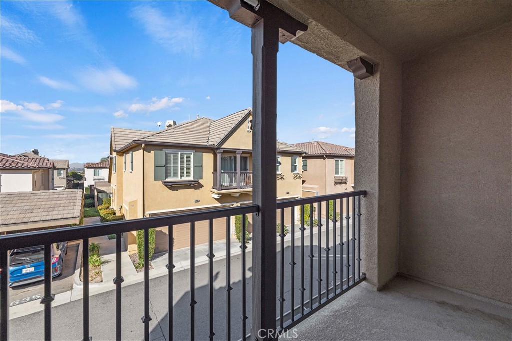 28454 Santa Rosa Lane Saugus, CA 91350 - Photo 15 of 36 a view of a balcony with a small yard