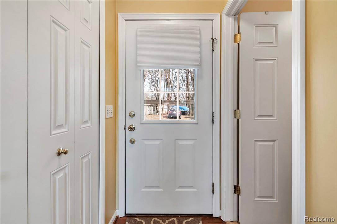 16029 Murray Road Byron, MI 48418 - Photo 8 of 43 16029-Murray-Rd-Byron-MI-48418-windowstill-6.jpg