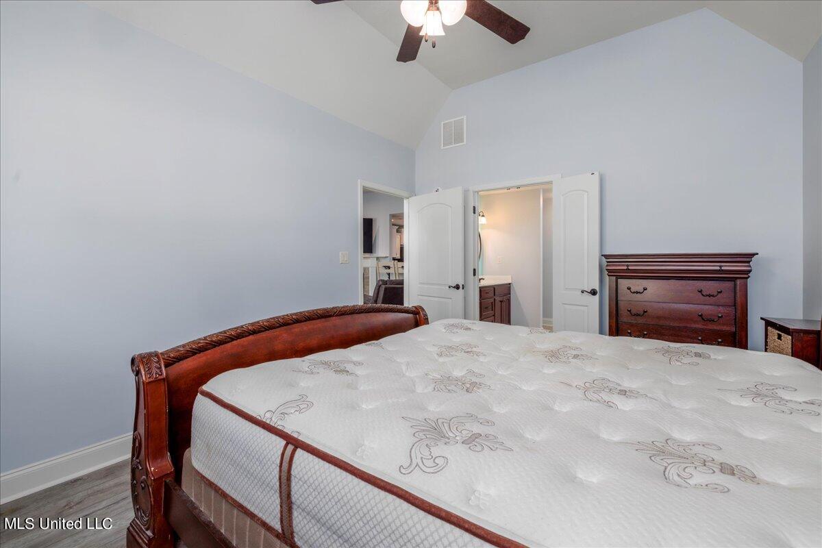 3281 Foxdale Loop Southaven, MS 38672 - Photo 11 of 20 11-Primary Bedroom