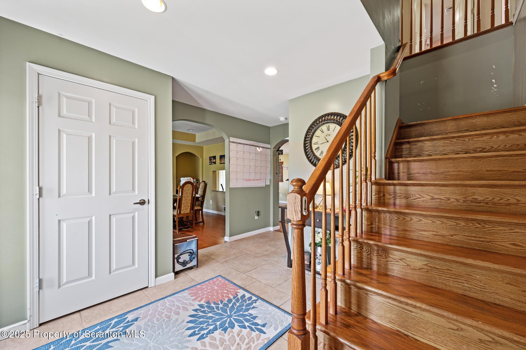 18 Doris Road Scott Township, PA 18447 - Photo 21 of 65 Large foyer