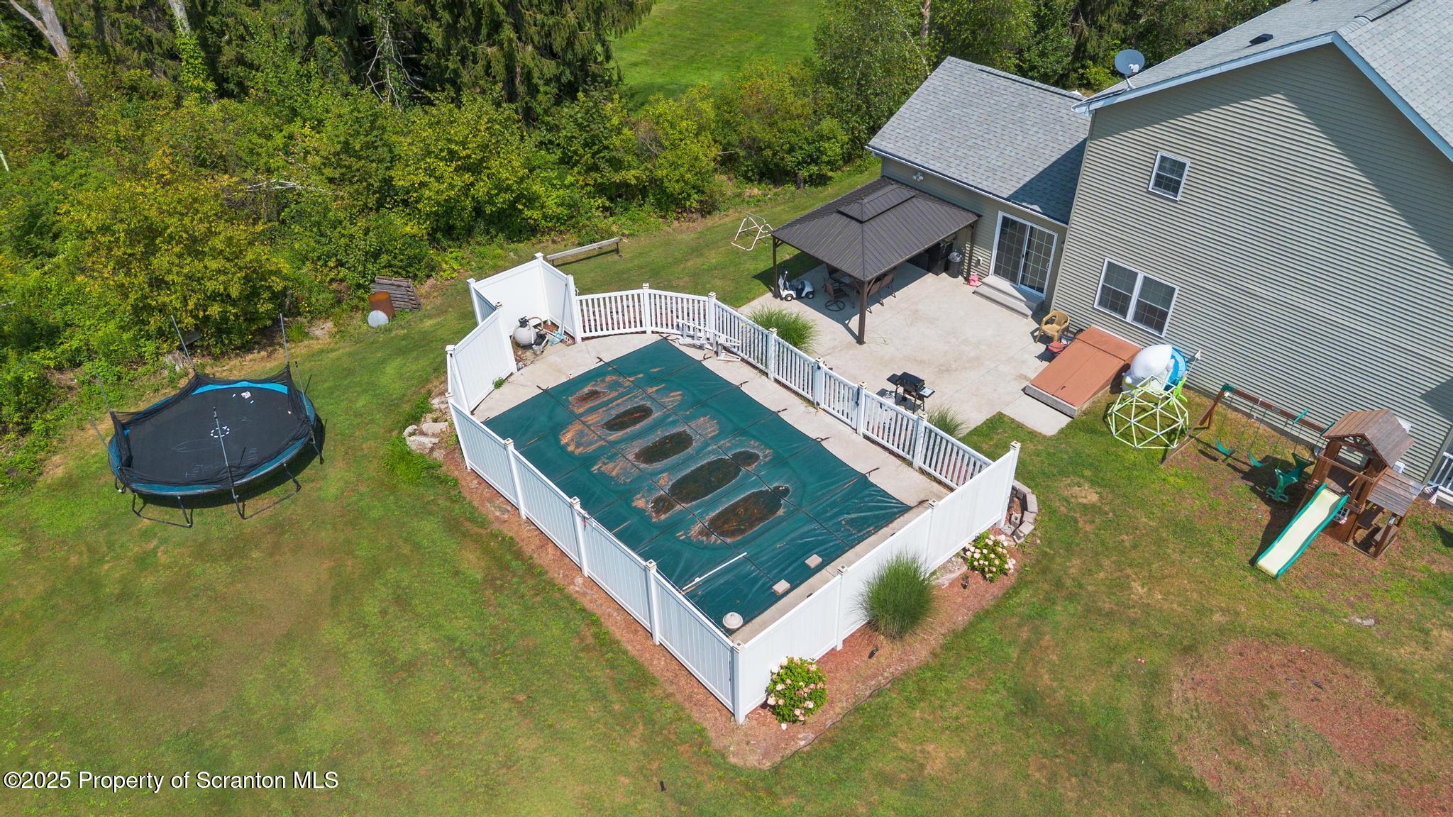 18 Doris Road Scott Township, PA 18447 - Photo 6 of 65 Swimming pool