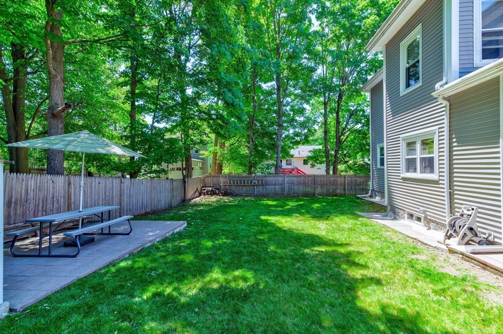 34 Spring Hill Road Boston, MA 02136 - Photo 8 of 37