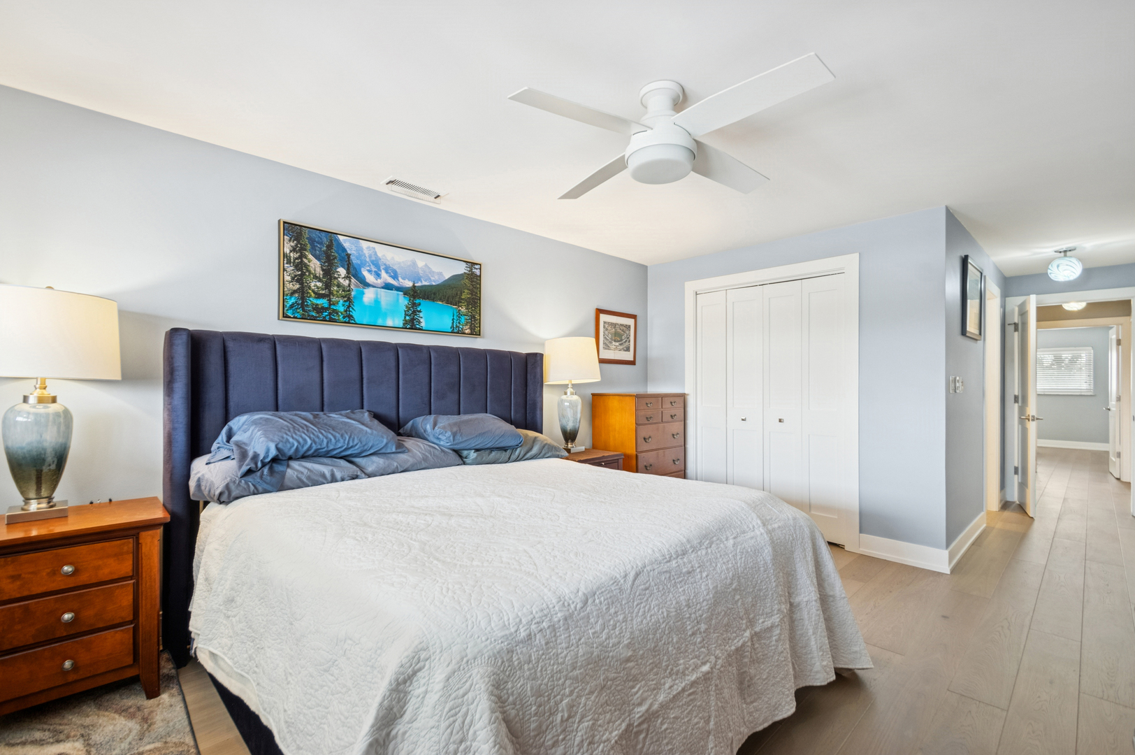 1 North Dee Road, Unit 3G Park Ridge, IL 60068 - Photo 17 of 24 a bedroom with a bed and a dresser