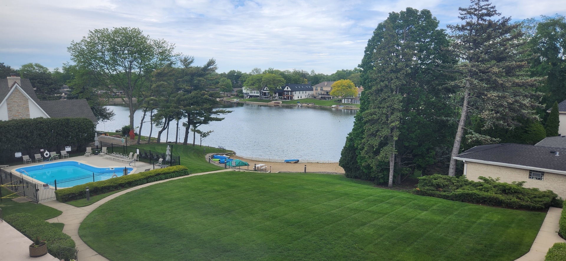 1 North Dee Road, Unit 3G Park Ridge, IL 60068 - Photo 23 of 24 a view of swimming pool and lake view