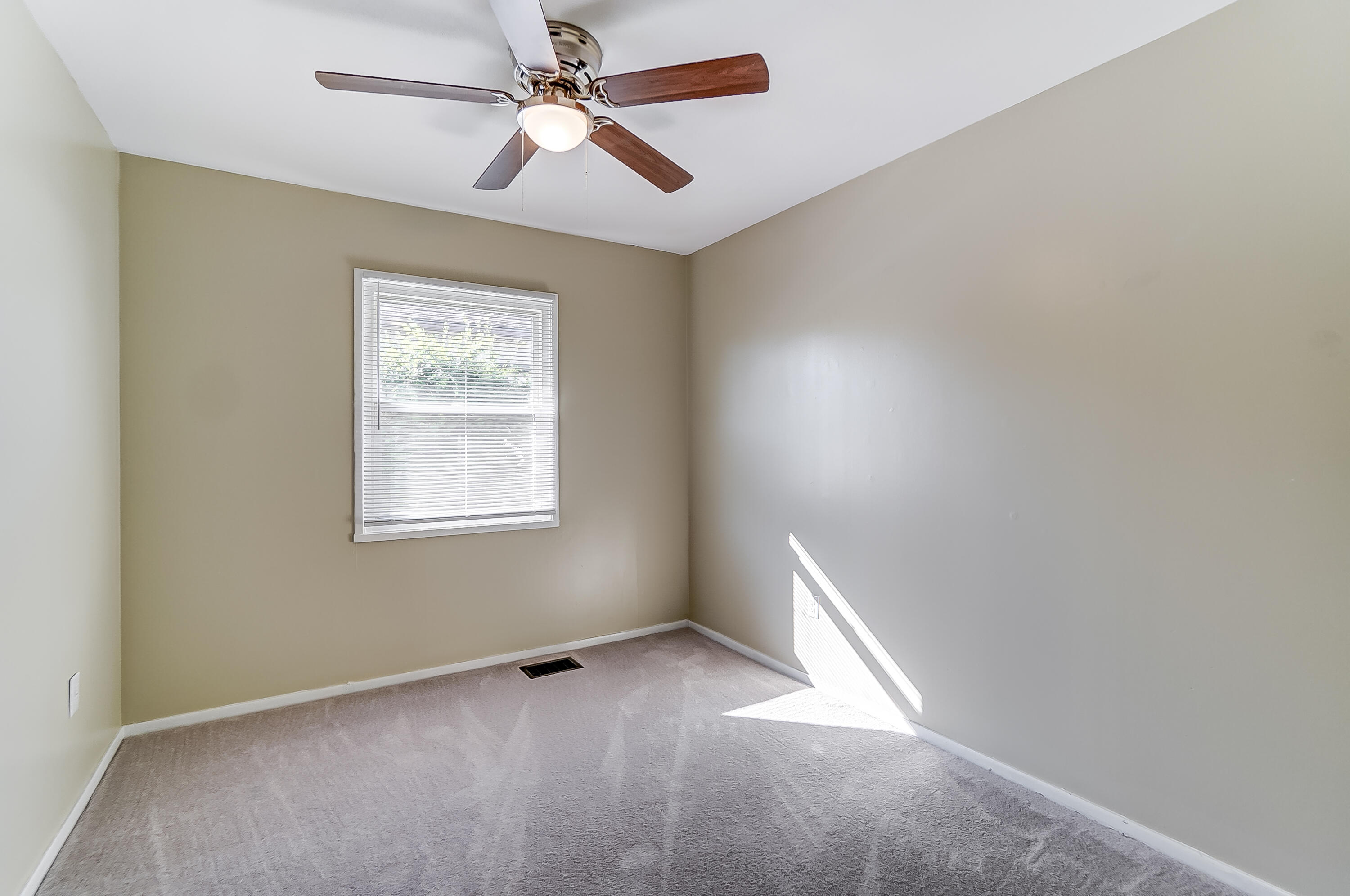 820 South Burnett Road Springfield, OH 45505 - Photo 16 of 25 Gallery Image 16