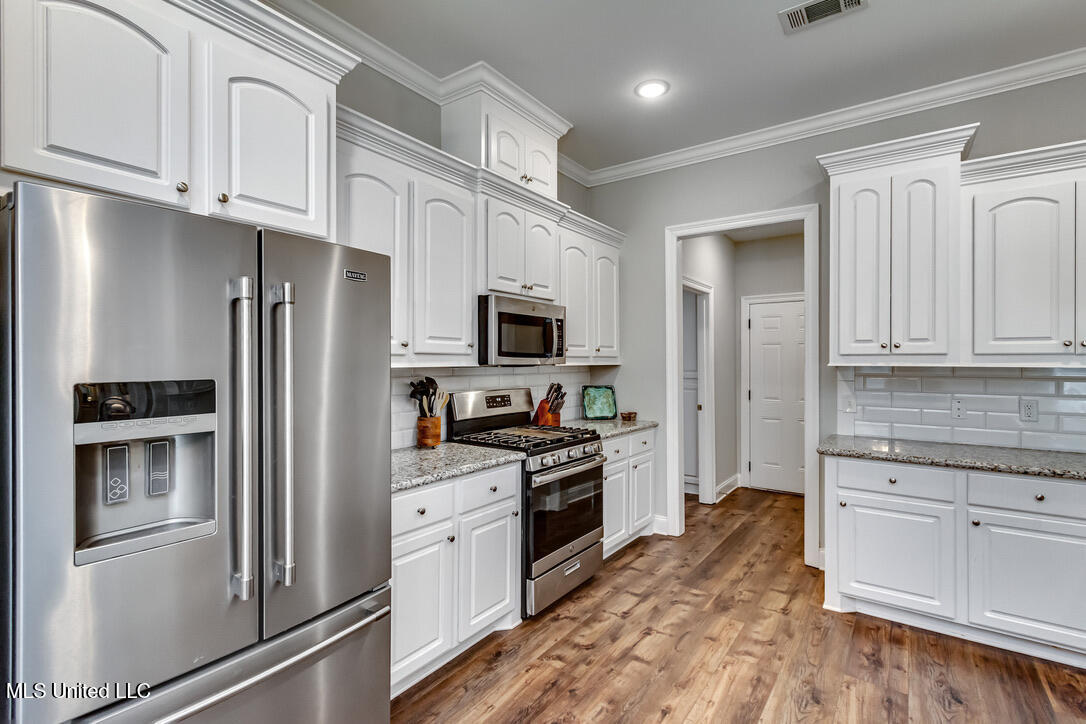 146 Western Ridge Circle Canton, MS 39046 - Photo 8 of 29 C770378A-0803-4E07-861F-5D47319078A0_1_1