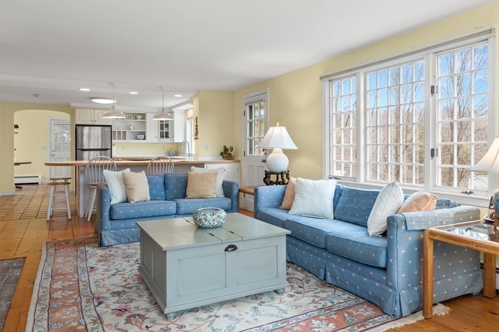 61 Wenham Road Topsfield, MA 01983 - Photo 8 of 42 Gallery Image 8