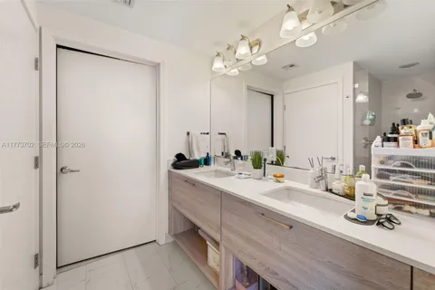 $639,000 | 16385 Biscayne Boulevard, Unit 1019, North Miami Beach, FL 33160