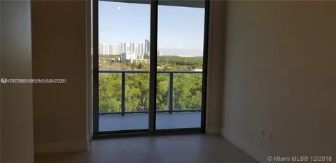 $639,000 | 16385 Biscayne Boulevard, Unit 1019, North Miami Beach, FL 33160