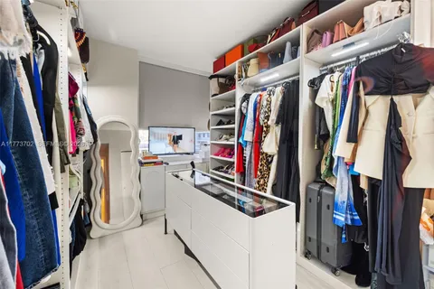 $639,000 | 16385 Biscayne Boulevard, Unit 1019, North Miami Beach, FL 33160