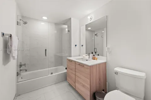 $639,000 | 16385 Biscayne Boulevard, Unit 1019, North Miami Beach, FL 33160