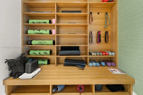 $639,000 | 16385 Biscayne Boulevard, Unit 1019, North Miami Beach, FL 33160