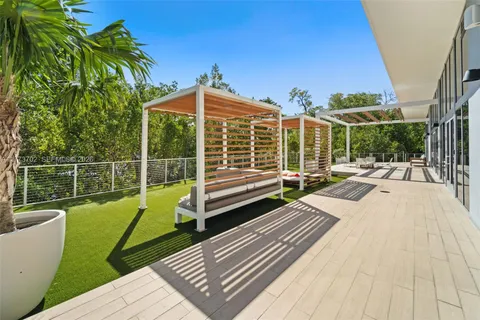 $639,000 | 16385 Biscayne Boulevard, Unit 1019, North Miami Beach, FL 33160