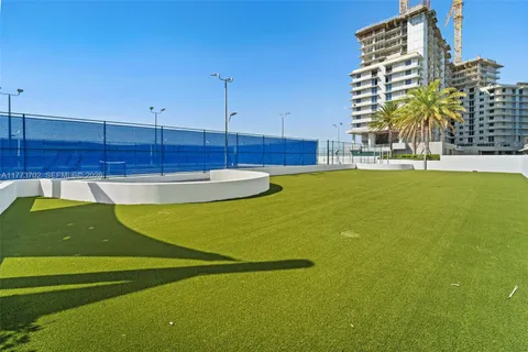 $639,000 | 16385 Biscayne Boulevard, Unit 1019, North Miami Beach, FL 33160