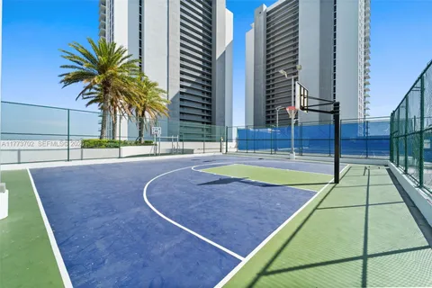 $639,000 | 16385 Biscayne Boulevard, Unit 1019, North Miami Beach, FL 33160