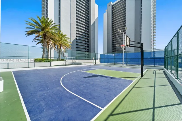 $648,000 | 16385 Biscayne Boulevard, Unit 1019, North Miami Beach, FL 33160