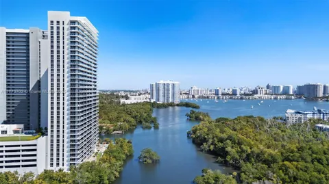 $648,000 | 16385 Biscayne Boulevard, Unit 1019, North Miami Beach, FL 33160