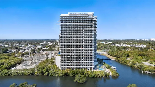 $648,000 | 16385 Biscayne Boulevard, Unit 1019, North Miami Beach, FL 33160