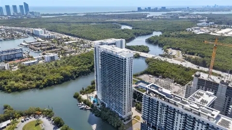 $648,000 | 16385 Biscayne Boulevard, Unit 1019, North Miami Beach, FL 33160