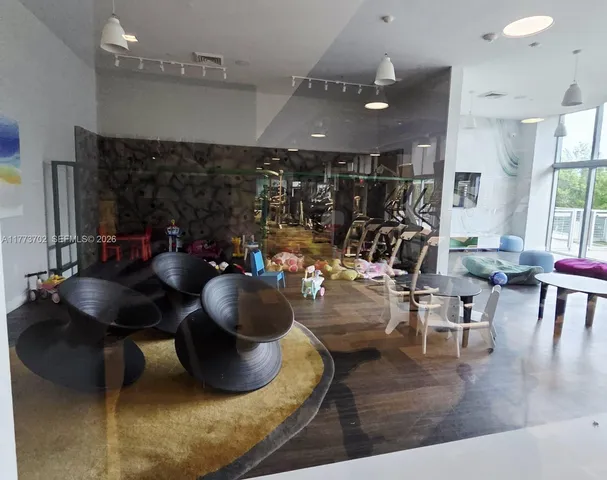 $648,000 | 16385 Biscayne Boulevard, Unit 1019, North Miami Beach, FL 33160