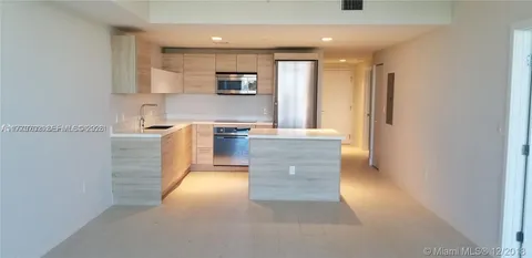 $639,000 | 16385 Biscayne Boulevard, Unit 1019, North Miami Beach, FL 33160